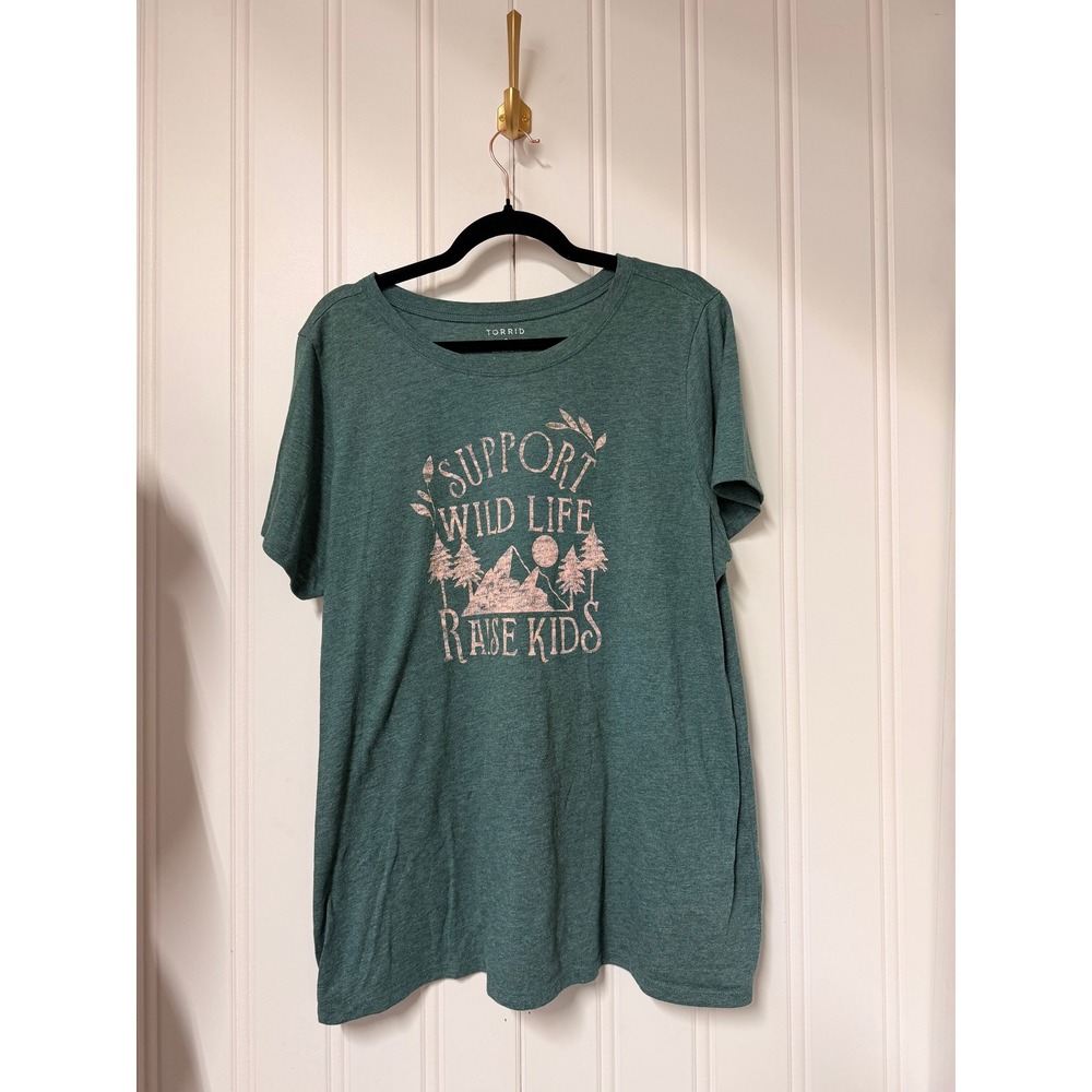 Torrid Support Wild Life Raise Kids Green Graphic T-Shirt Size 2 (2XL)